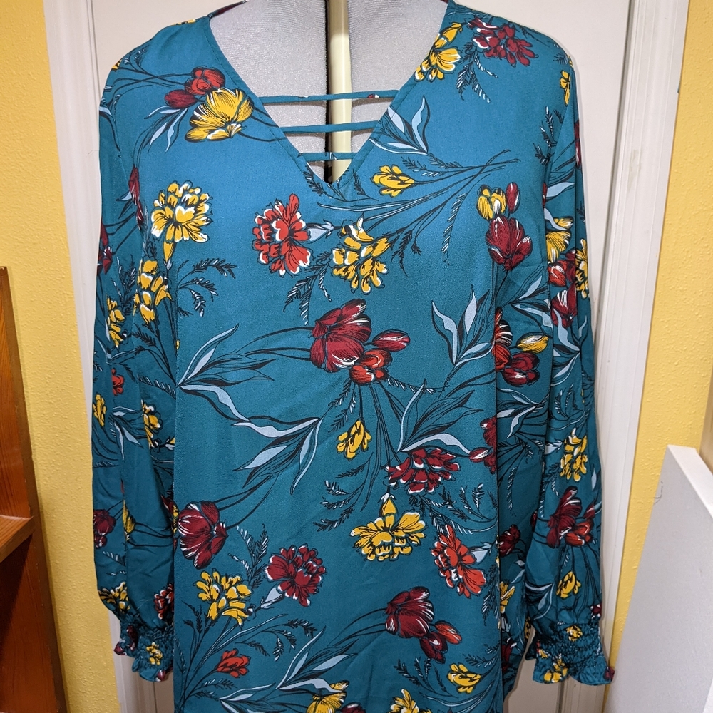 Maurices 2x floral shirt top blouse